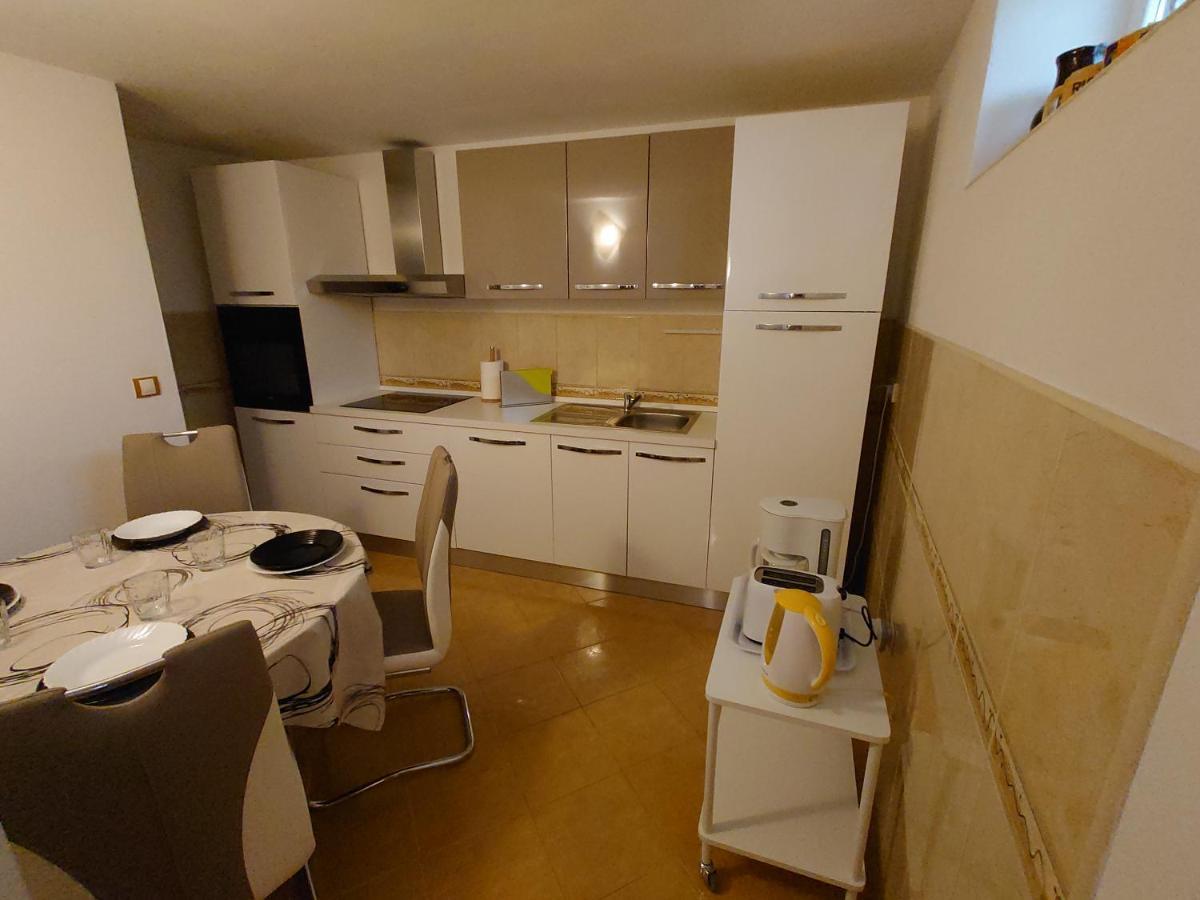 Apartmani Lea ヤドラニヴォ エクステリア 写真