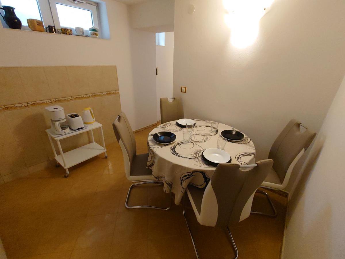 Apartmani Lea ヤドラニヴォ エクステリア 写真